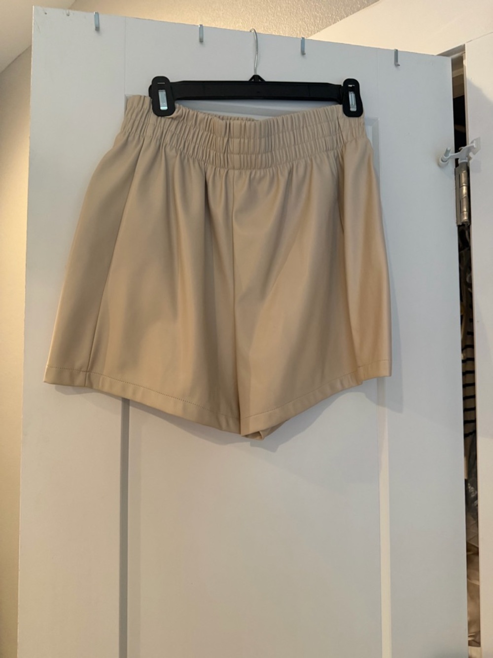 ILLA ILLA Women's High-Waist Elastic Beige Shorts